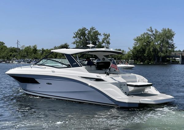 Sea Ray 320 Sundancer image