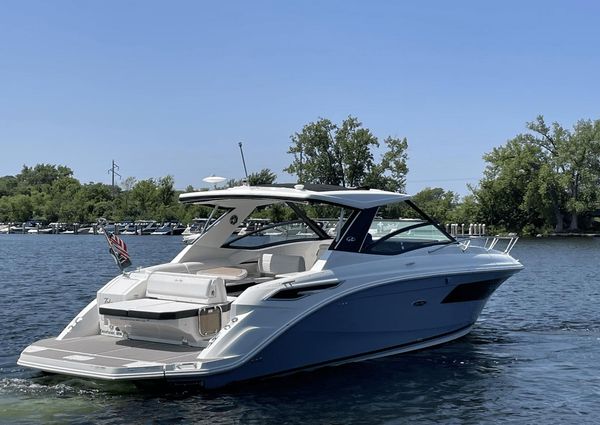 Sea Ray 320 Sundancer image