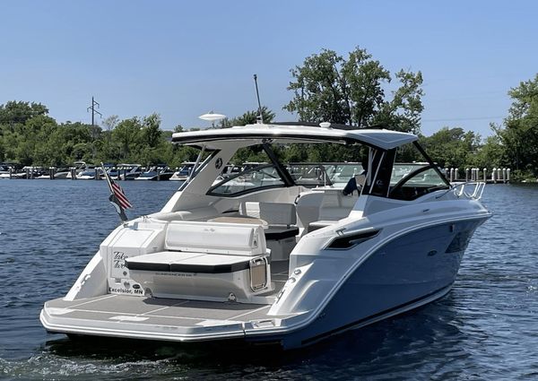 Sea Ray 320 Sundancer image