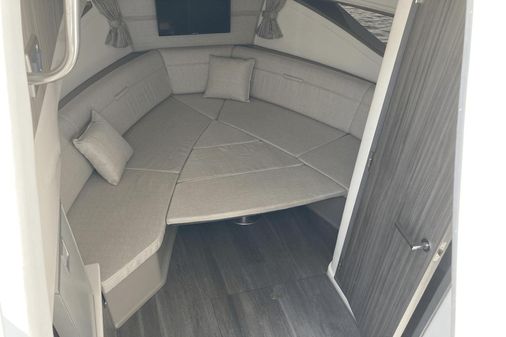 Sea Ray 320 Sundancer image