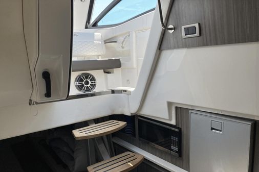 Sea Ray 320 Sundancer image