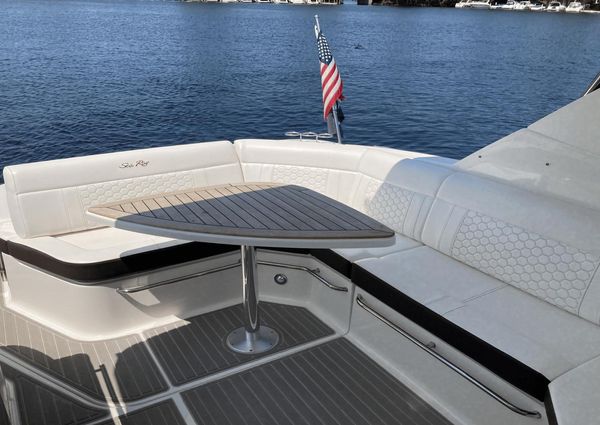 Sea Ray 320 Sundancer image