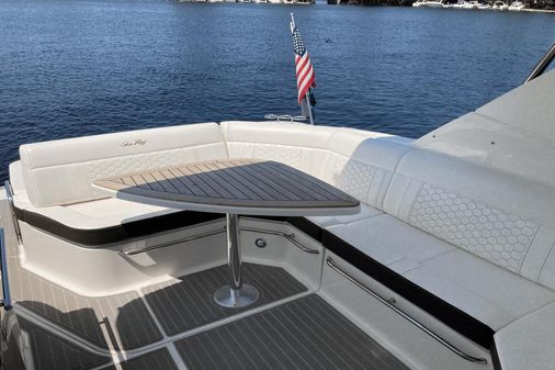 Sea Ray 320 Sundancer image