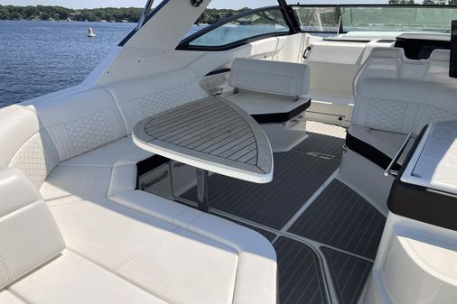 Sea Ray 320 Sundancer image