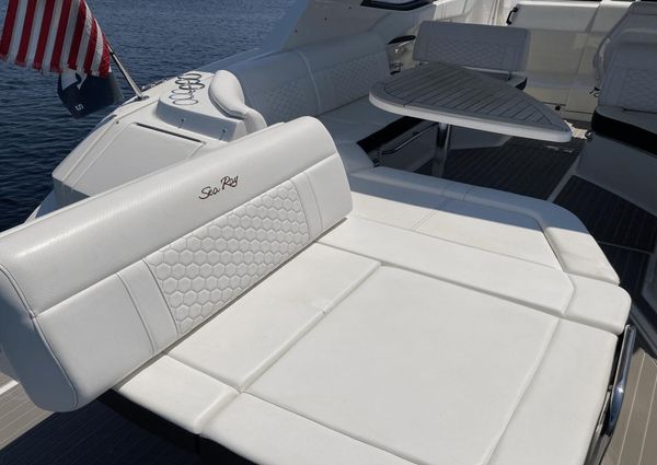 Sea Ray 320 Sundancer image