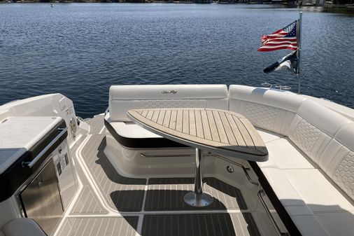 Sea Ray 320 Sundancer image