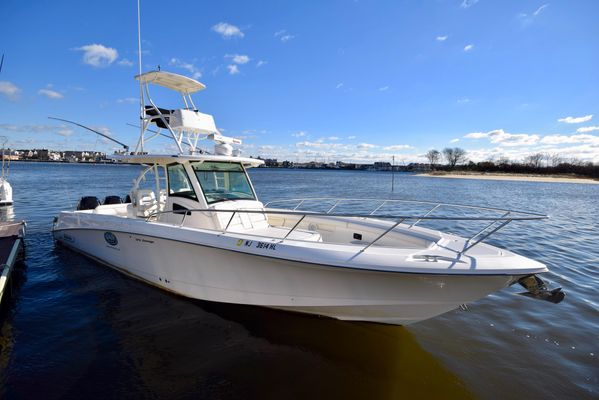 Boston-whaler 370-OUTRAGE - main image