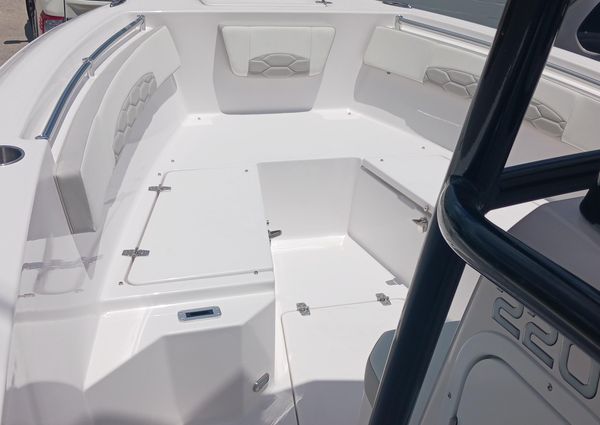 Aquasport 2200-CENTER-CONSOLE image