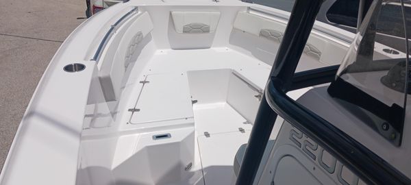 Aquasport 2200-CENTER-CONSOLE image