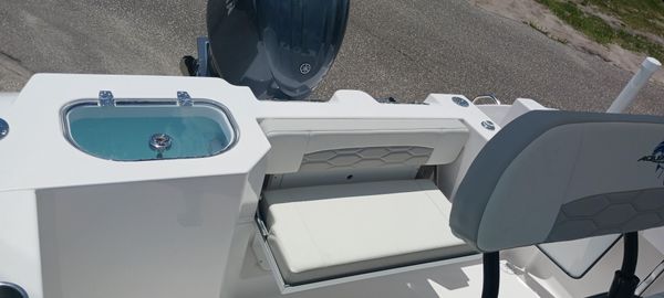 Aquasport 2200-CENTER-CONSOLE image