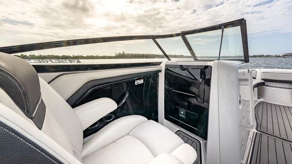 Yamaha Boats 242 image