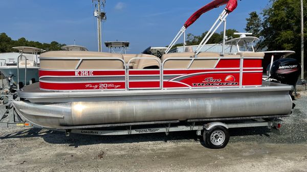 Tracker SUN TRACKER PARTY BARGE 20 DLX 