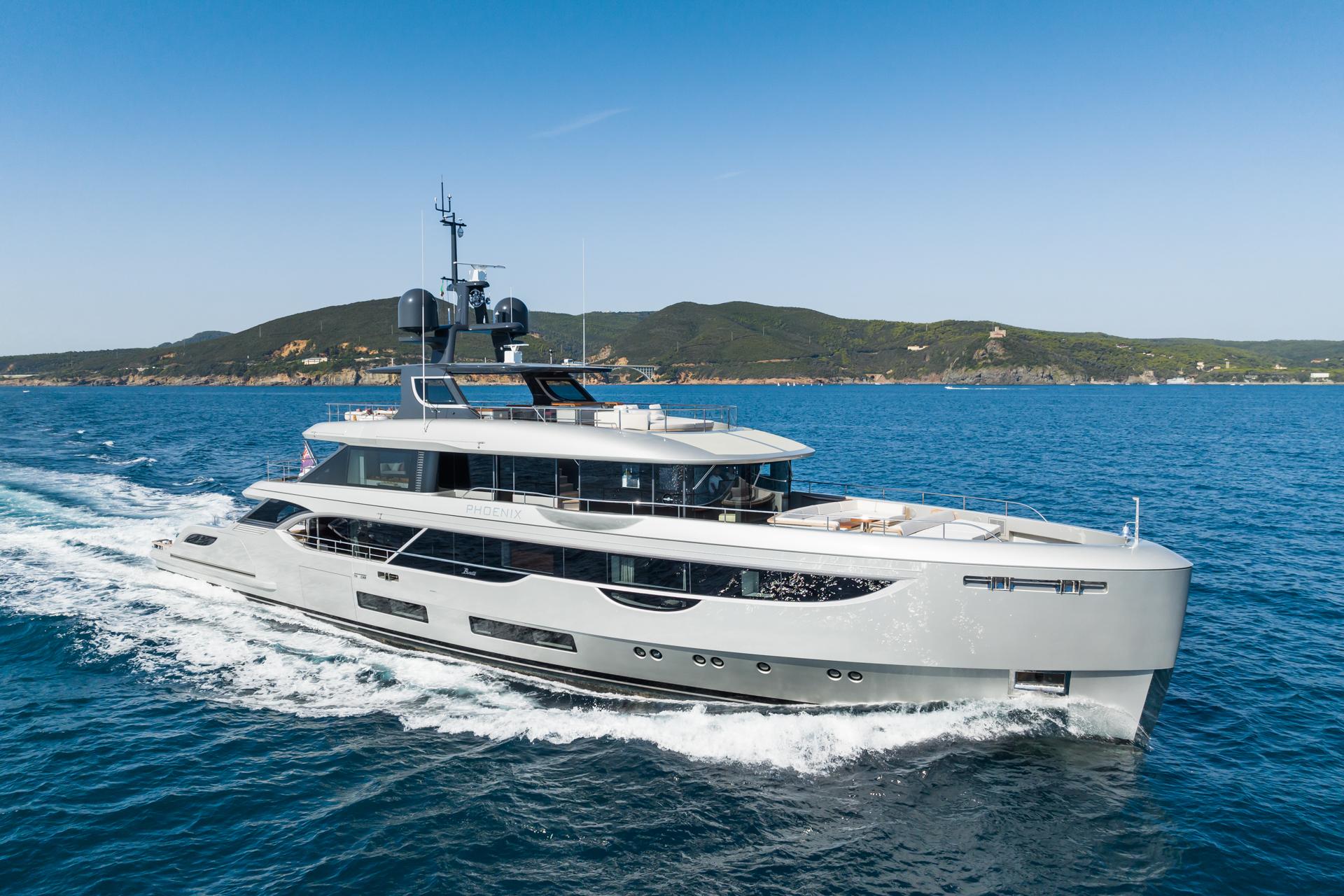 Luxurious yachts deals for sale