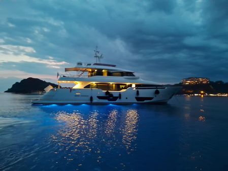 Custom Line Navetta 28 image