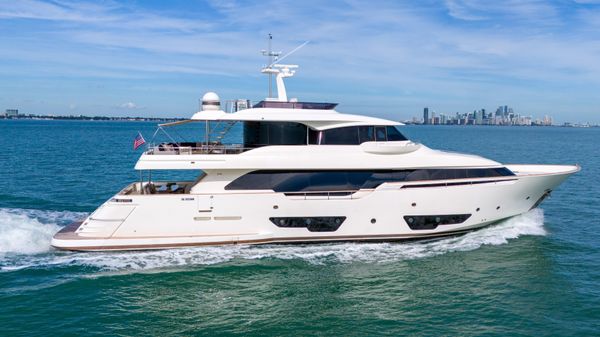 Custom Line Navetta 28 