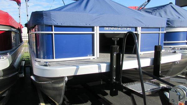 Bennington 20 SVF