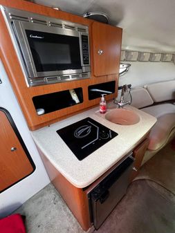 Crownline 250 CR image
