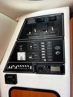 Crownline 250 CR image