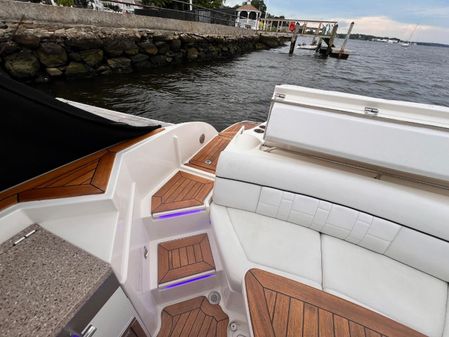 Sea Ray 350 SLX image