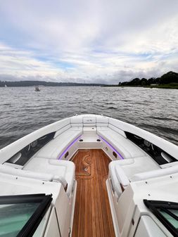 Sea Ray 350 SLX image