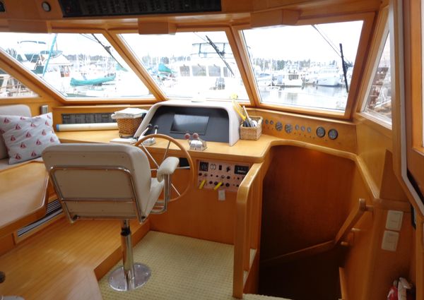 Mckinna 48-PILOTHOUSE image