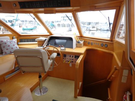 Mckinna 48-PILOTHOUSE image