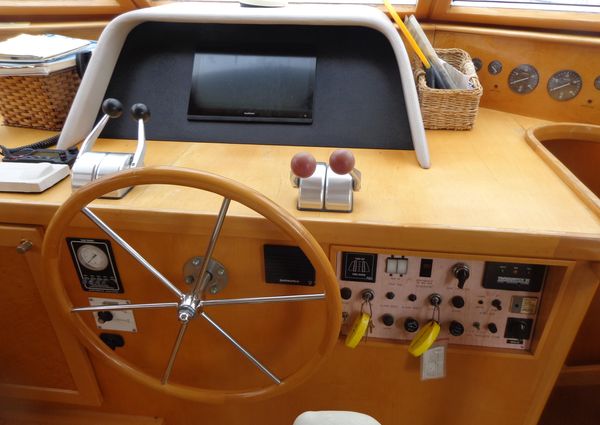 Mckinna 48-PILOTHOUSE image