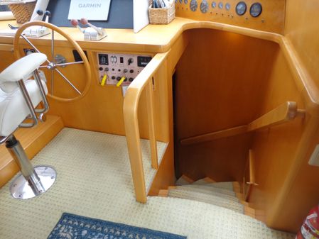 Mckinna 48-PILOTHOUSE image