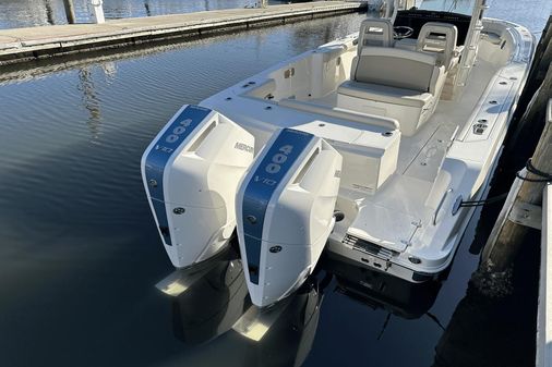 Boston Whaler 330 Outrage image