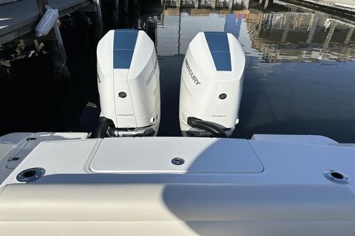 Boston Whaler 330 Outrage image