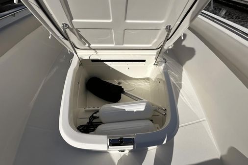 Boston Whaler 330 Outrage image