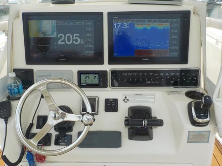 Cobia 277 Center Console image