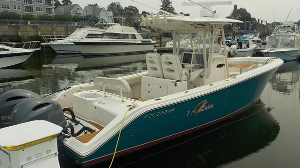 Cobia 277 Center Console 