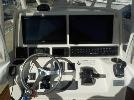 Cobia 277 Center Console image