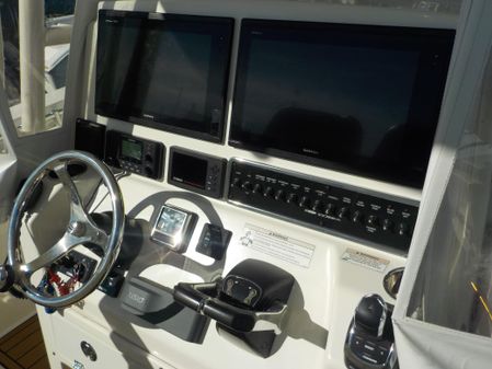 Cobia 277 Center Console image