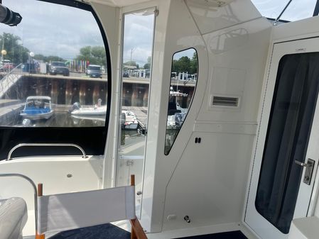 Carver 430 Cockpit Motor Yacht image