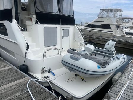 Carver 430 Cockpit Motor Yacht image