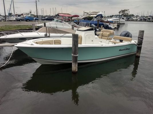 NauticStar 2200XS Offshore - main image