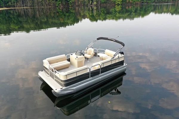 Montego Bay C8516 Standard Cruise Pontoon - main image