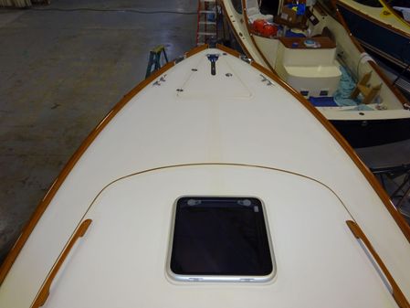 Hinckley Picnic Boat EP image