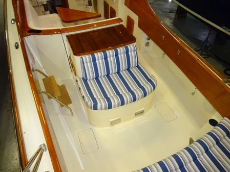 Hinckley Picnic Boat EP image