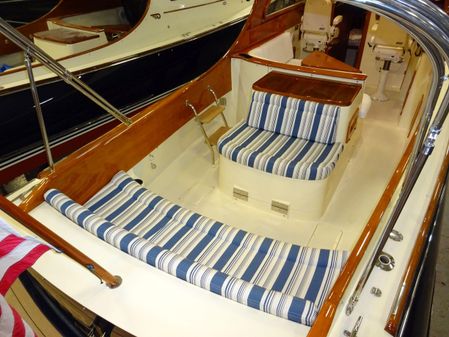 Hinckley Picnic Boat EP image