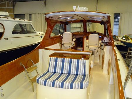 Hinckley Picnic Boat EP image