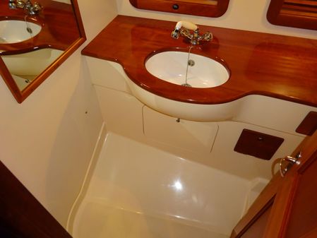 Hinckley Picnic Boat EP image