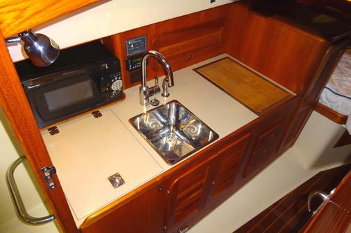 Hinckley Picnic Boat EP image