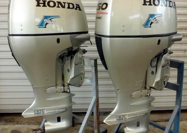 Honda 4-Stroke EFI  150hp 25 inch Shaft 4-Stroke Counter Rotating Pair  image