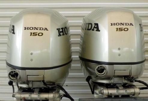 Honda 4-Stroke EFI  150hp 25 inch Shaft 4-Stroke Counter Rotating Pair  image