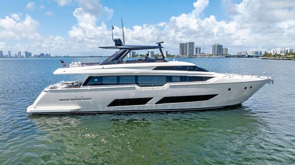 Ferretti Yachts 850 