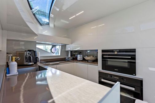 Ferretti Yachts 850 image