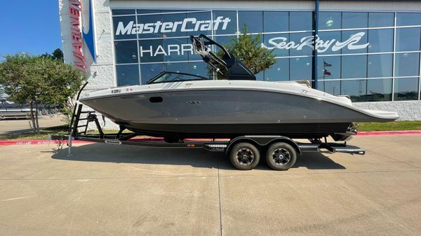 Sea Ray SDX 270